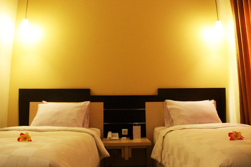 M Hotel Mataram Zimmer foto