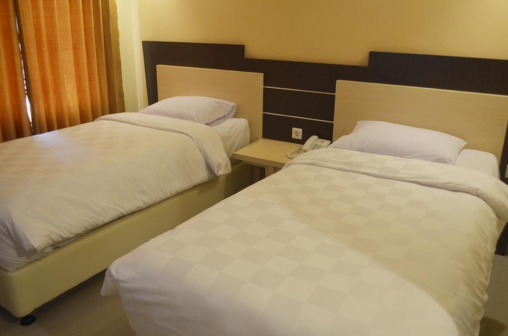 M Hotel Mataram Zimmer foto
