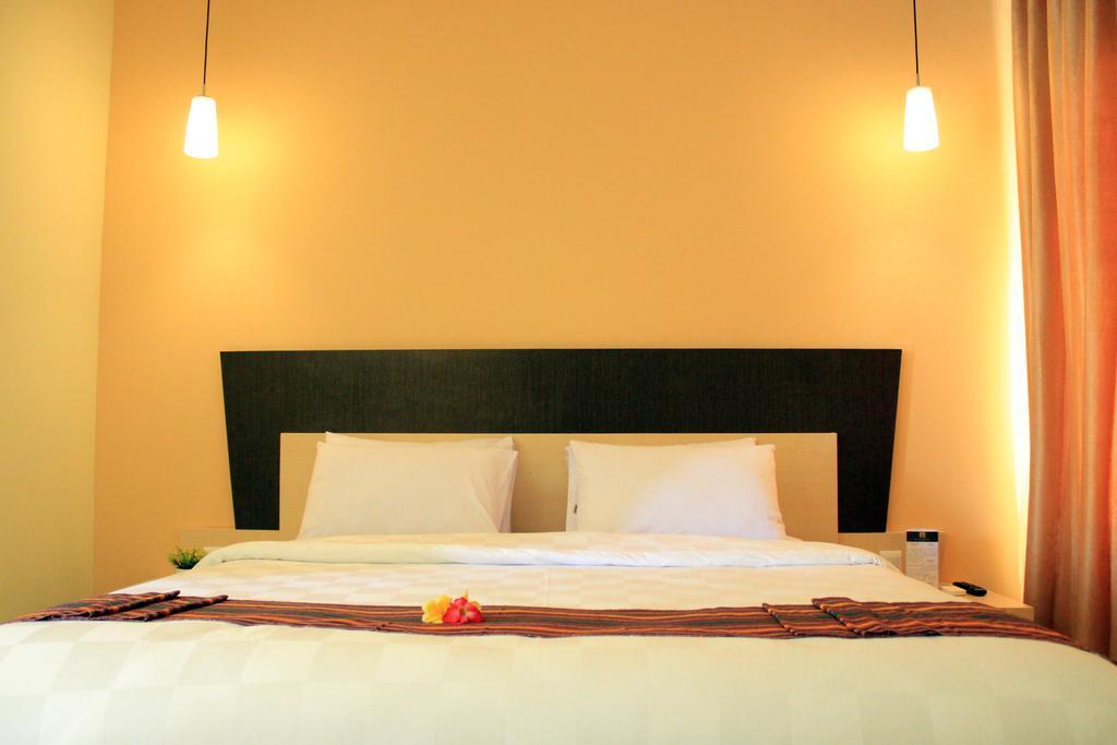 M Hotel Mataram Zimmer foto